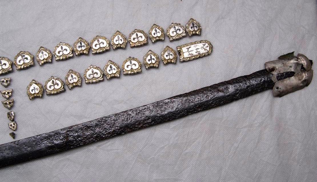 Sabre with silver fittings with floral ornaments